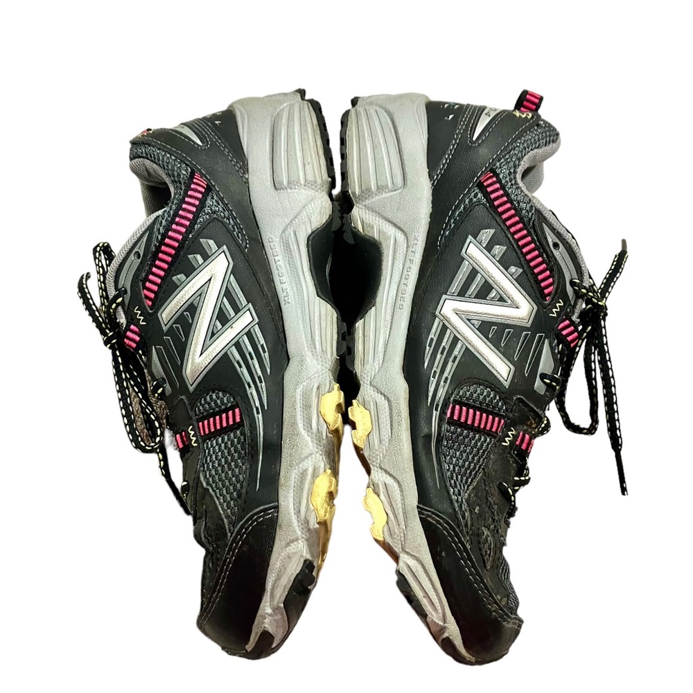 New Balance 410 V4 Women's size 8.5 Sneakers Running Terrain Trail Hiking Black